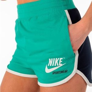 Nike Women’s 90s Archive Shorts - RARE